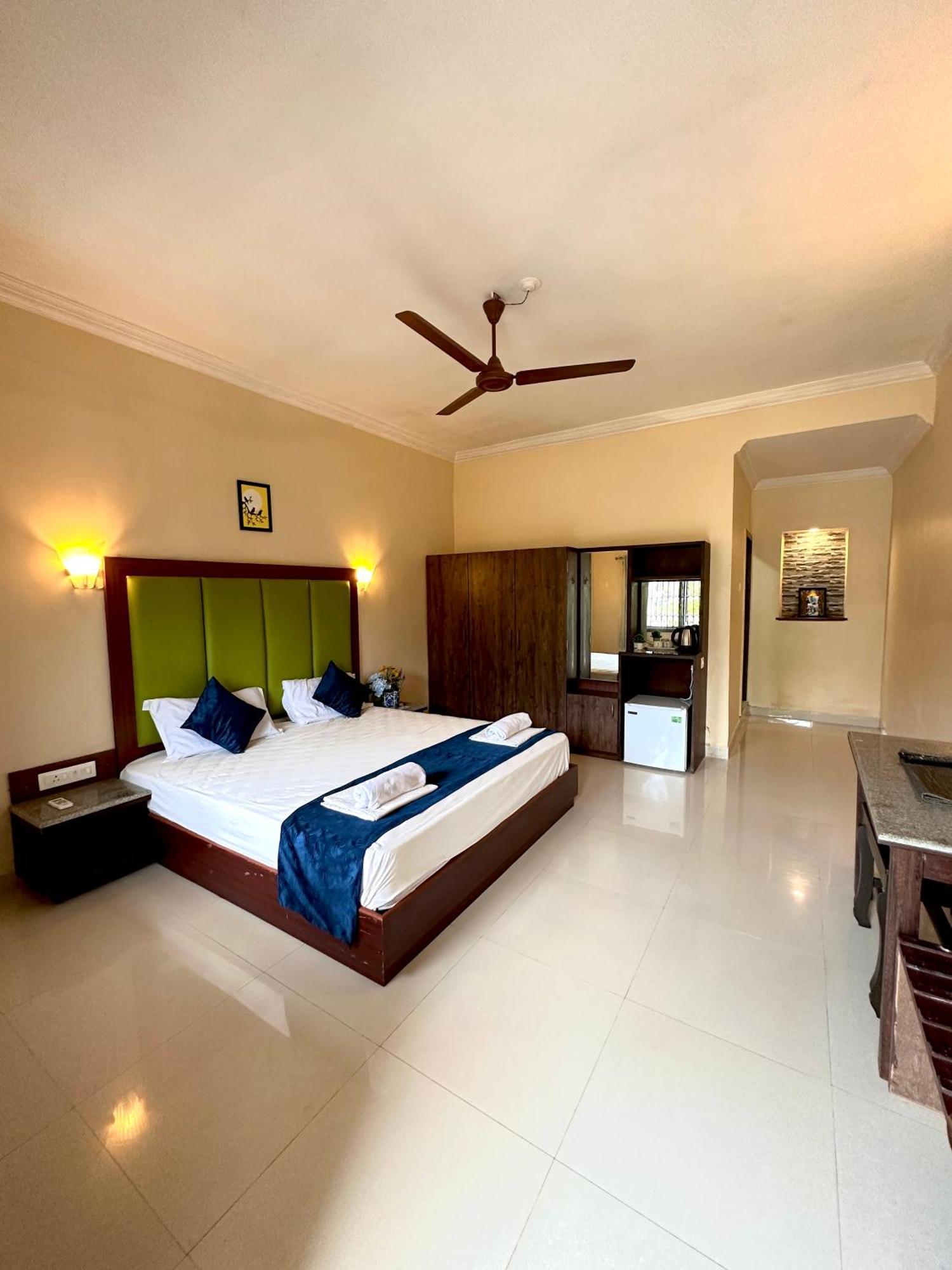 Hotel Riverside Baga Ruang foto