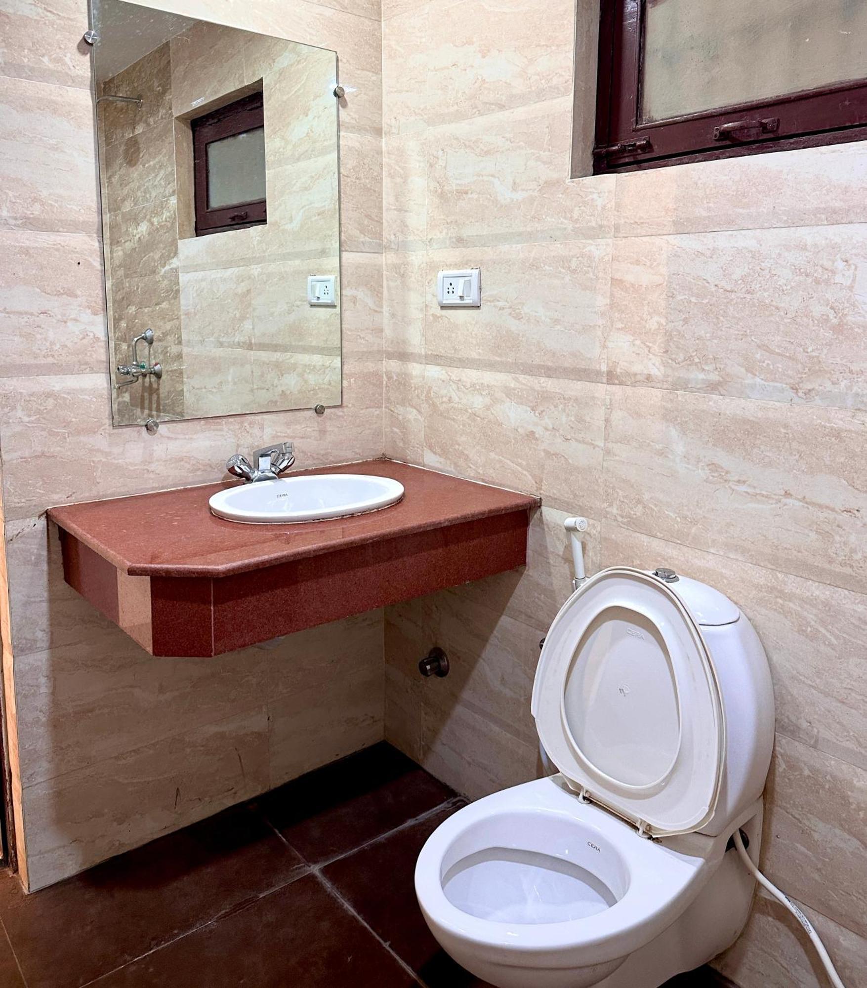 Hotel Riverside Baga Ruang foto